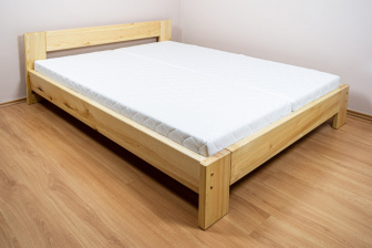 Posteľ Káťa - PRÍRODNÁ 140x200 masív borovica 4 cm + rošt ZADARMO