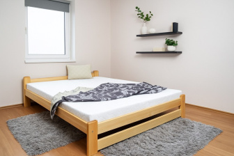 Posteľ z masívu Halle 160 x 200 cm + matrac Optimal 12 cm + rošt ZADARMO