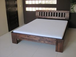 Posteľ LK1 140x200 cm - bukový masív o sile 4 cm + rošt ZADARMO