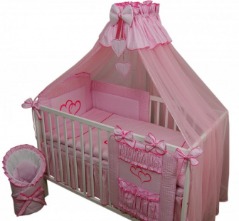 Postieľka + 15-ti dielna luxusná vyšívaná súprava dvě srdiečka -růžová